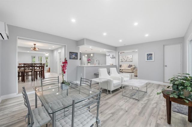 8386 Shadow Wood Boulevard, Coral Springs, FL 33071