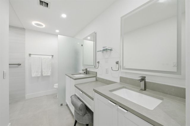 8386 Shadow Wood Boulevard, Coral Springs, FL 33071