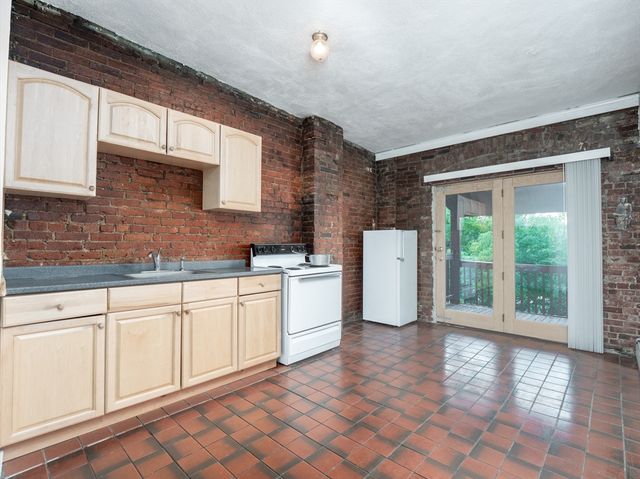 4 Saxton St, Boston, MA 02125