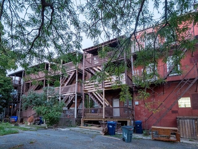 4 Saxton St, Boston, MA 02125