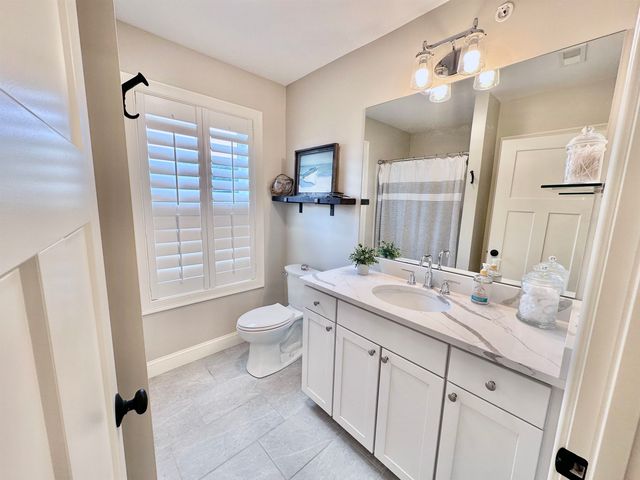 17 Lenox Drive A, Dover, NH 03820