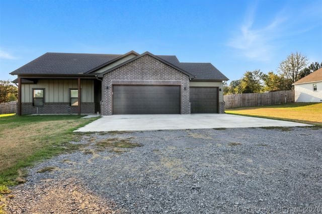 25079 S 519 Road, Park Hill, OK 74451