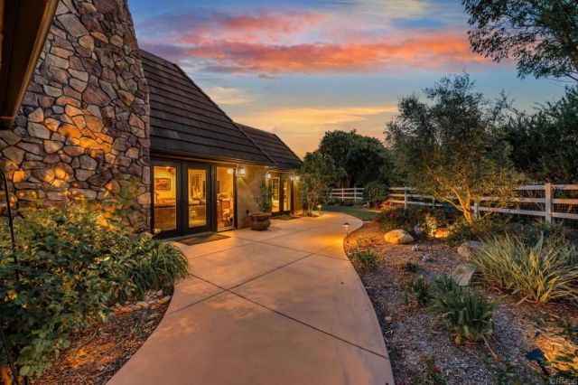 7144 Via Mariposa Sur, Bonsall, CA 92003