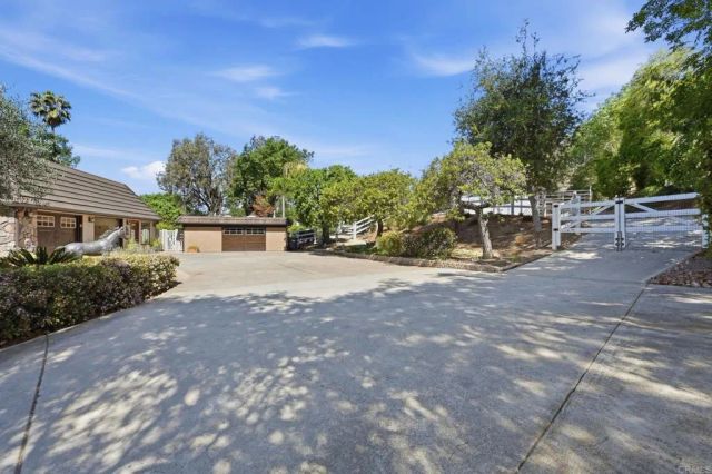 7144 Via Mariposa Sur, Bonsall, CA 92003