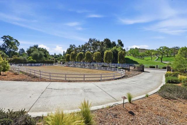 7144 Via Mariposa Sur, Bonsall, CA 92003