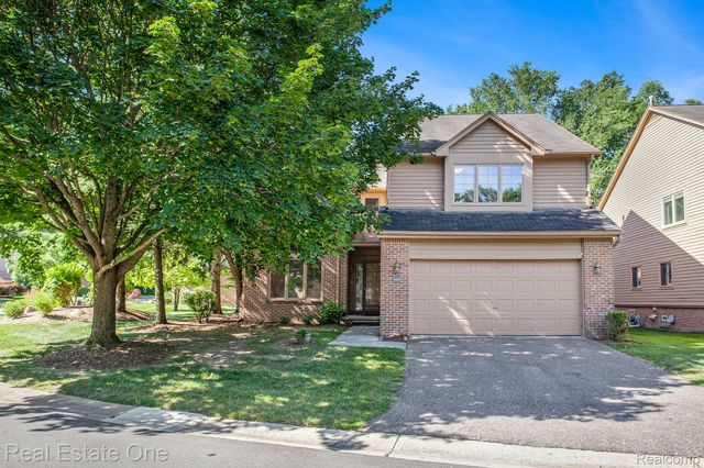 6630 Heron Point, West Bloomfield Charter Township, MI 48323