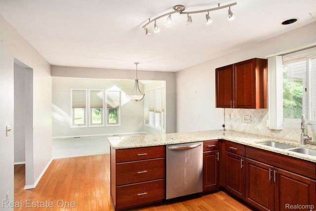 6630 Heron Point, West Bloomfield Charter Township, MI 48323