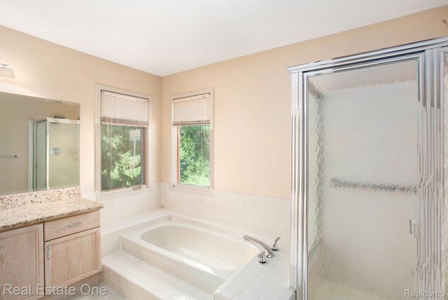 6630 Heron Point, West Bloomfield Charter Township, MI 48323