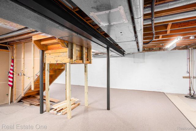 6630 Heron Point, West Bloomfield Charter Township, MI 48323