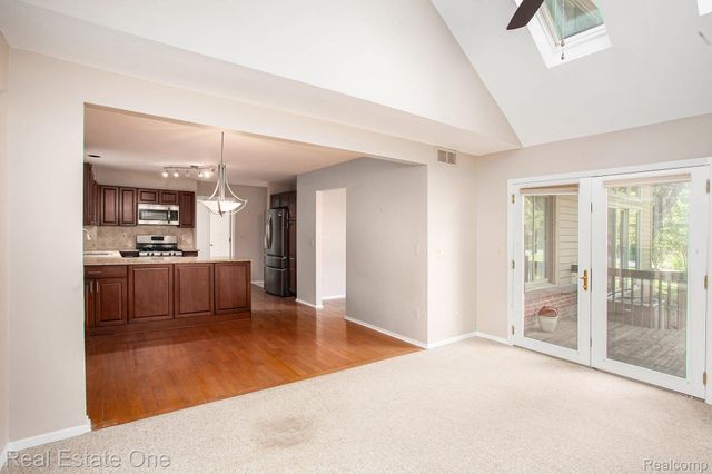 6630 Heron Point, West Bloomfield Charter Township, MI 48323