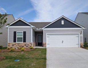 1208 Crested Iris Street, Moore, SC 29369