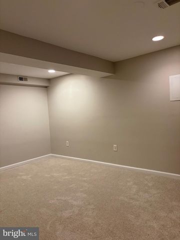 2117 CROSS TRAILS RD, Baltimore, MD 21244