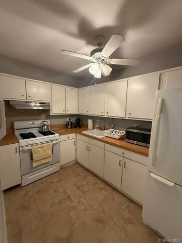 175 Archer Street 2E, Freeport, NY 11520