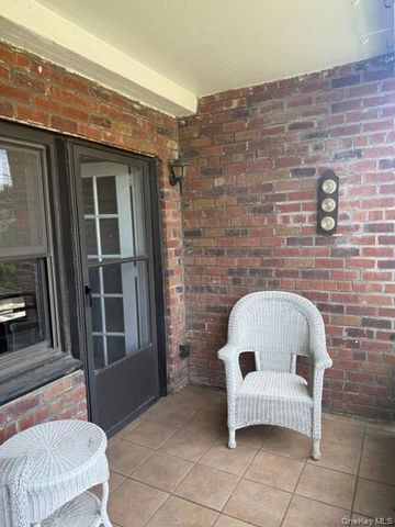 175 Archer Street 2E, Freeport, NY 11520