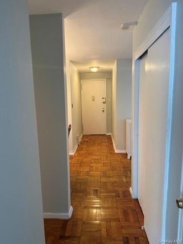 175 Archer Street 2E, Freeport, NY 11520