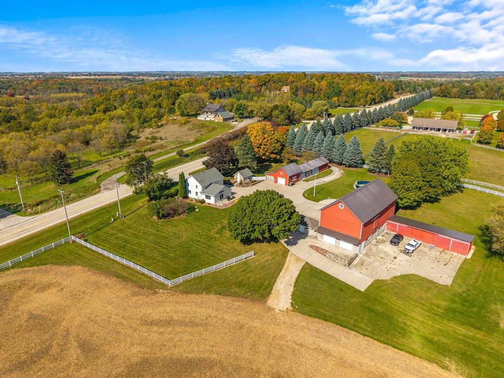 2180 County Hwy K, Hartford, WI 53027