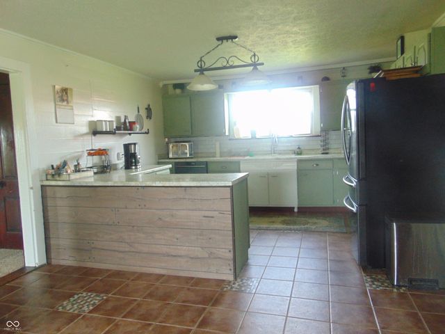 679 S 1050 W, Jamestown, IN 46147