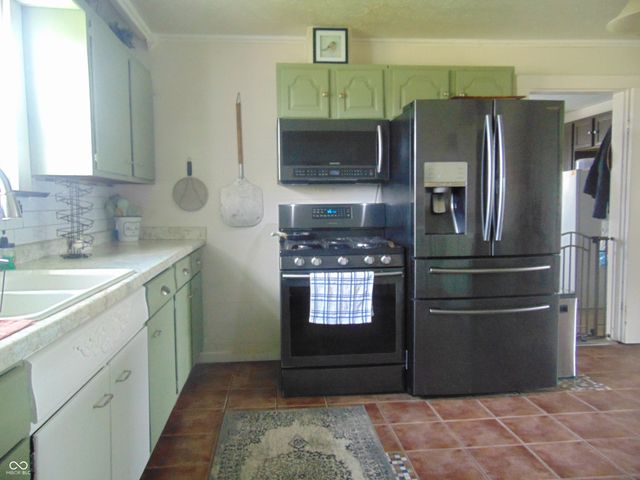 679 S 1050 W, Jamestown, IN 46147