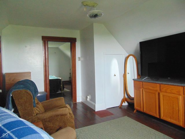 679 S 1050 W, Jamestown, IN 46147