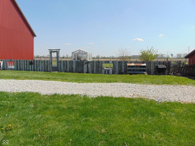 679 S 1050 W, Jamestown, IN 46147