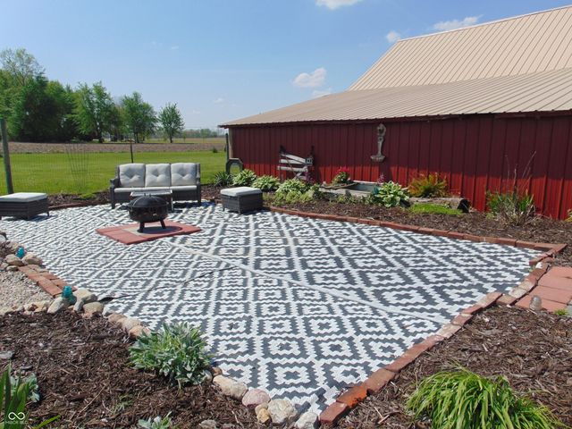 679 S 1050 W, Jamestown, IN 46147