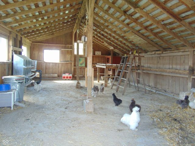 679 S 1050 W, Jamestown, IN 46147