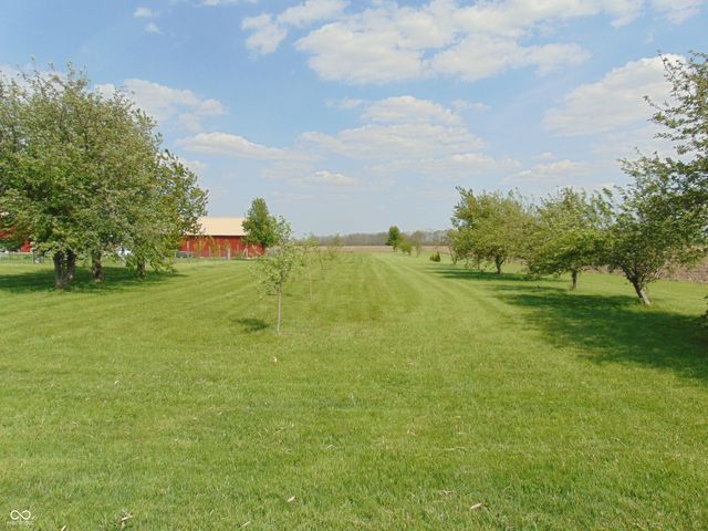 679 S 1050 W, Jamestown, IN 46147