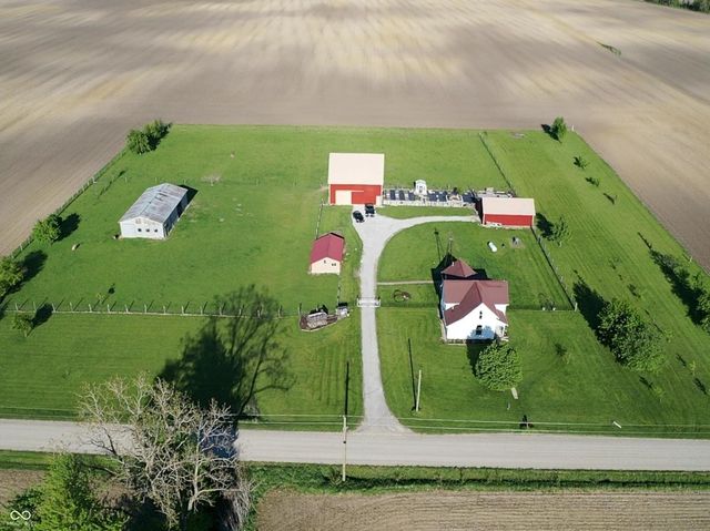 679 S 1050 W, Jamestown, IN 46147