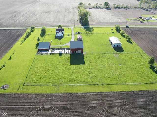 679 S 1050 W, Jamestown, IN 46147