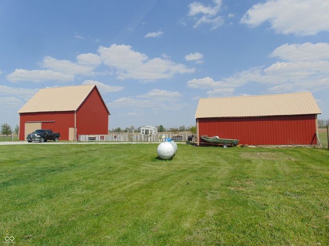 679 S 1050 W, Jamestown, IN 46147