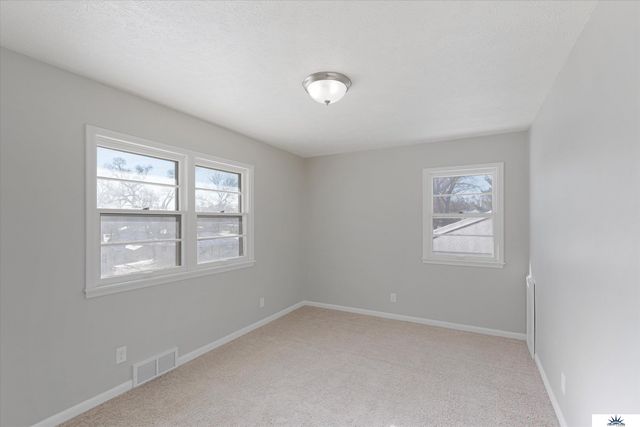 3926 Vernon Avenue, Omaha, NE 68111