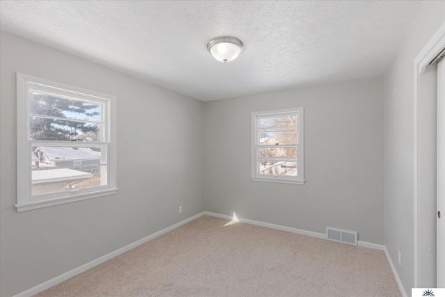 3926 Vernon Avenue, Omaha, NE 68111