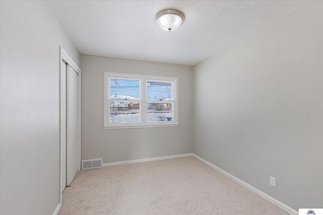 3926 Vernon Avenue, Omaha, NE 68111