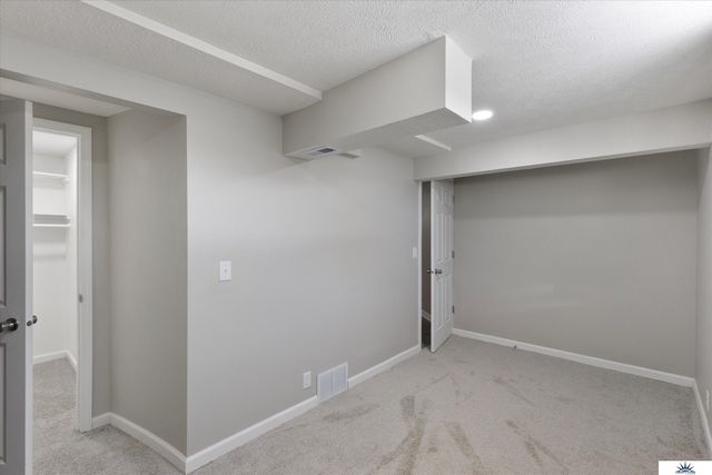 3926 Vernon Avenue, Omaha, NE 68111