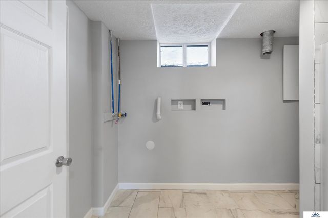 3926 Vernon Avenue, Omaha, NE 68111