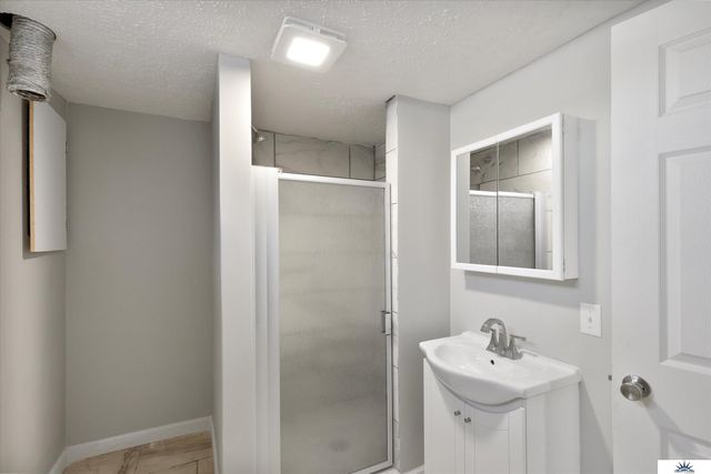 3926 Vernon Avenue, Omaha, NE 68111