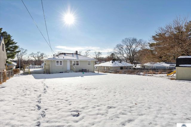 3926 Vernon Avenue, Omaha, NE 68111