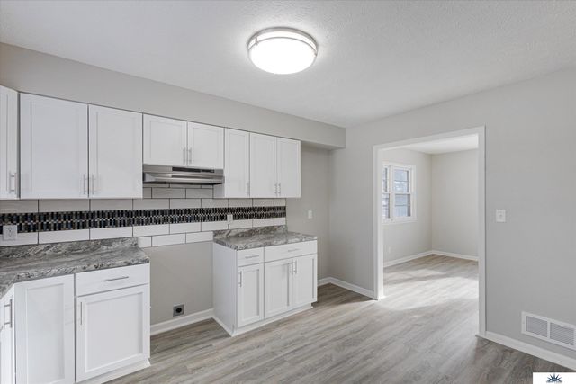 3926 Vernon Avenue, Omaha, NE 68111