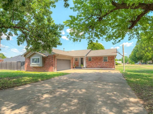 524 S Lewis Lane, Mustang, OK 73064
