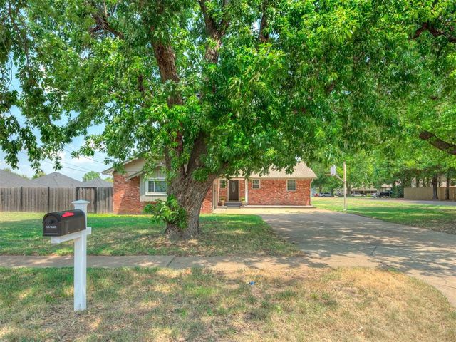 524 S Lewis Lane, Mustang, OK 73064