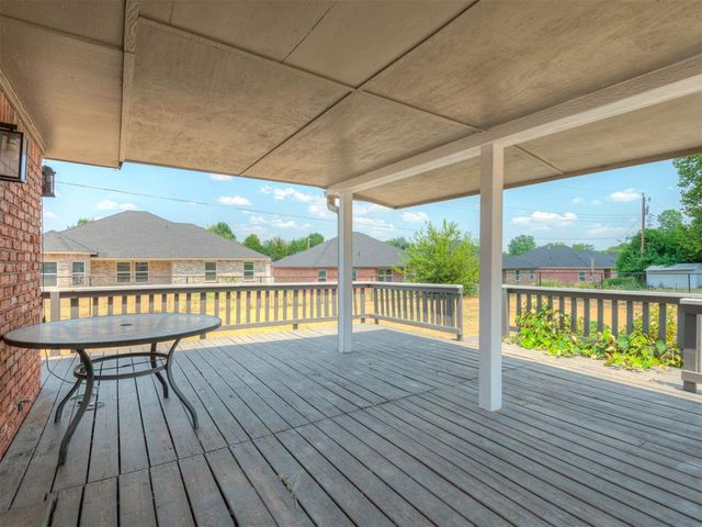 524 S Lewis Lane, Mustang, OK 73064