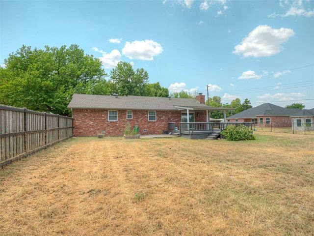 524 S Lewis Lane, Mustang, OK 73064