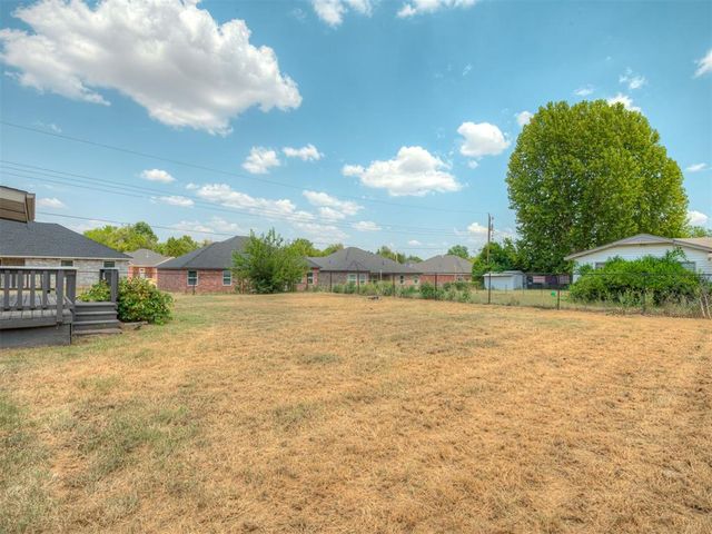 524 S Lewis Lane, Mustang, OK 73064