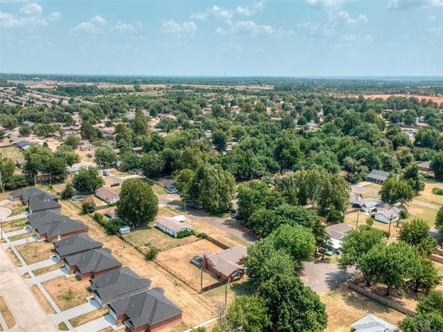 524 S Lewis Lane, Mustang, OK 73064