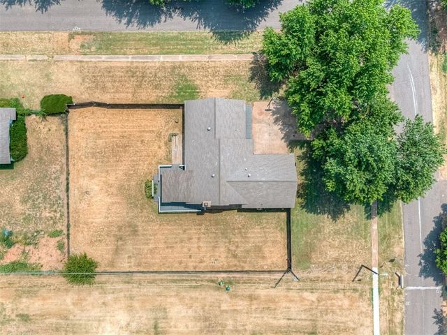 524 S Lewis Lane, Mustang, OK 73064