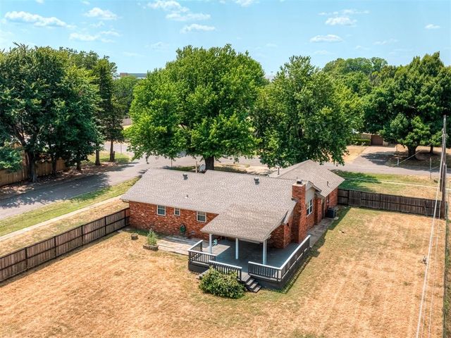 524 S Lewis Lane, Mustang, OK 73064