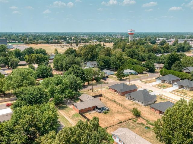 524 S Lewis Lane, Mustang, OK 73064