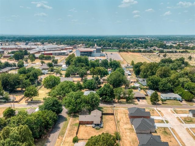 524 S Lewis Lane, Mustang, OK 73064