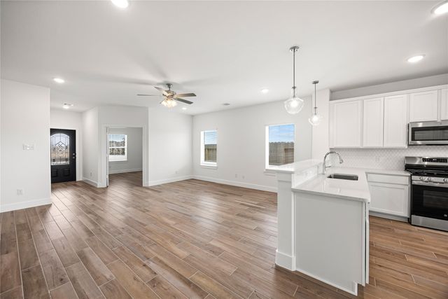 650 Escondido Drive, Dayton, TX 77535