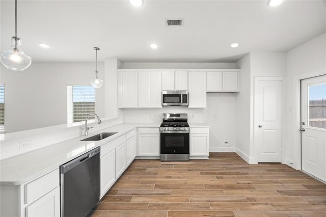 650 Escondido Drive, Dayton, TX 77535